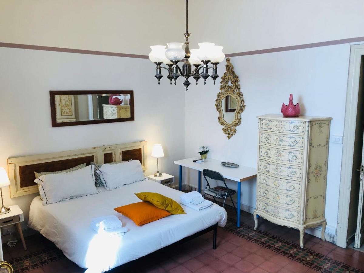 Montello Guest House & Apartment Catania Bagian luar foto