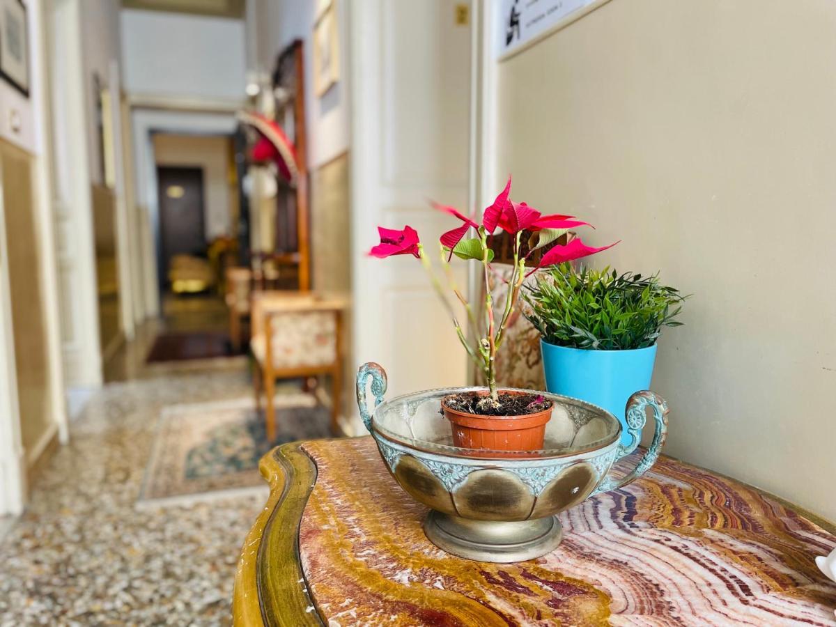 Montello Guest House & Apartment Catania Bagian luar foto
