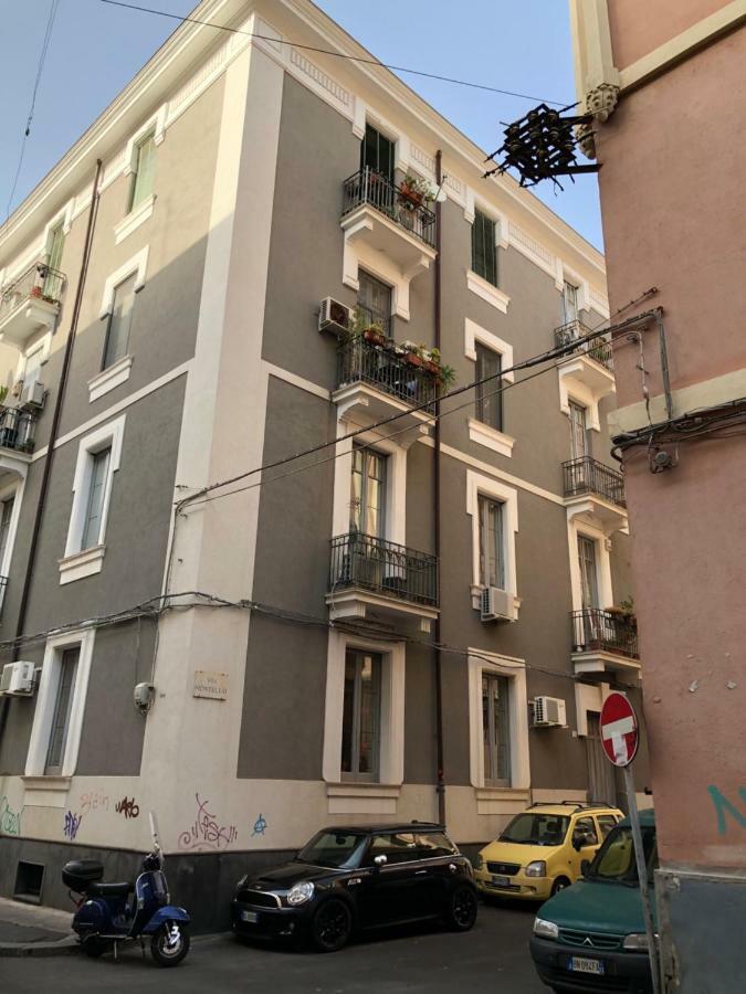 Montello Guest House & Apartment Catania Bagian luar foto